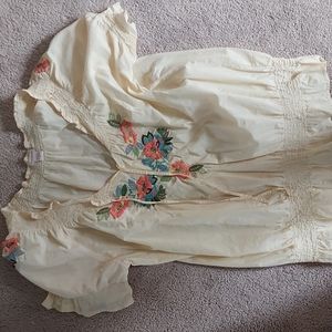 Sundance - yellow women's short sleeve blouse. Size Large